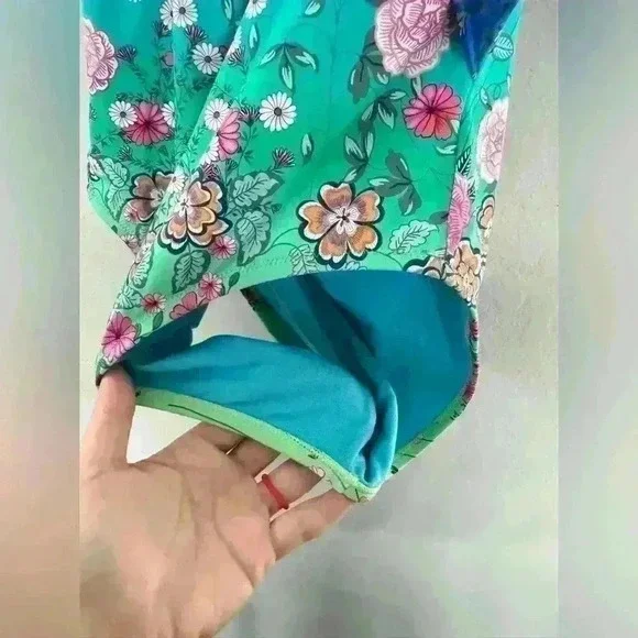 NWT Johnny Was Rainbow Color Blast Twist Keyhole
One Pc Swimsuit Sz M - Picture 8 of 12